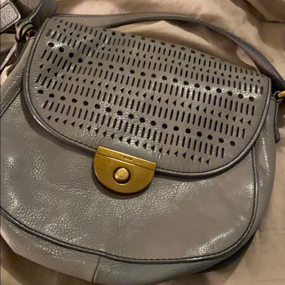 Looking for a cute light weight crossbody?!